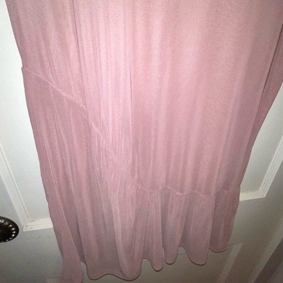 The Buckle Grehy Mauve Pink Sheer Mesh Tunic Top Size Small - Picture 10 of 11